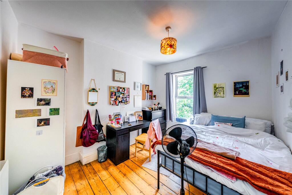 Apartment in London - View 5
