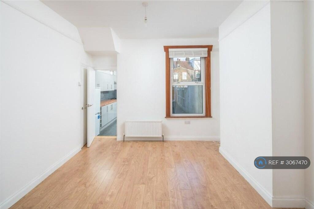 House in London, Upton Park - View 4