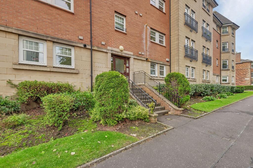 Apartment in Glasgow, Shawmoss, Pollokshaws - View 2