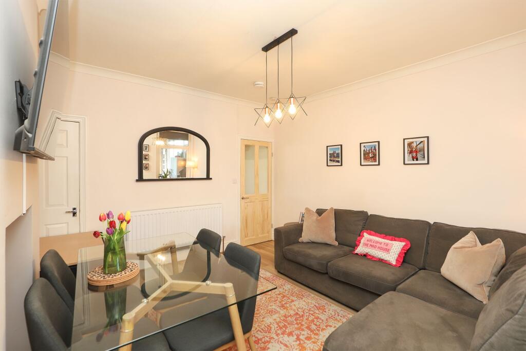 House in Chesterfield, Derbyshire - View 5