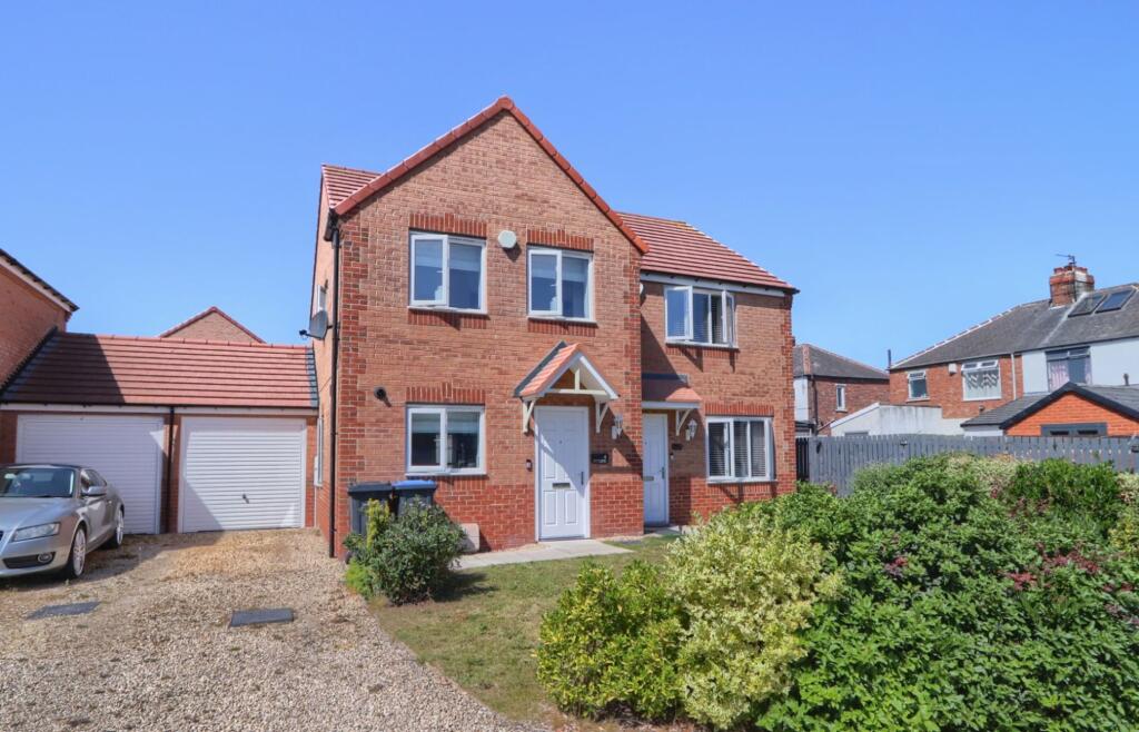 3-bed detached on Simon Hunter Way, Middlesbrough, TS4, £165,000