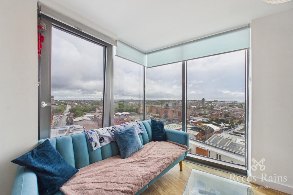 Apartment in Liverpool - More