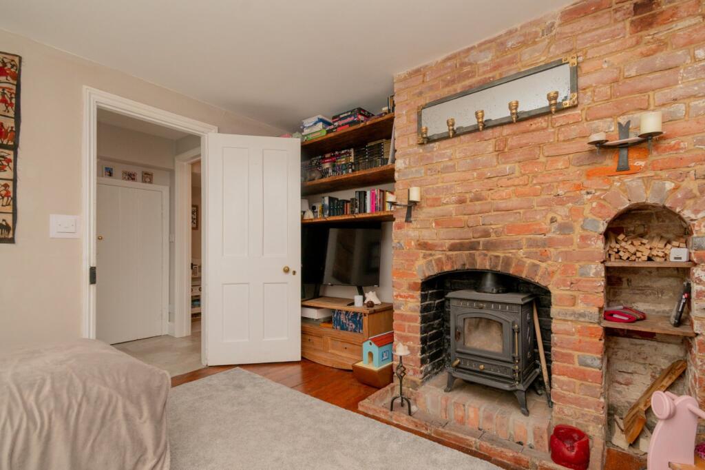 House in Tonbridge - More