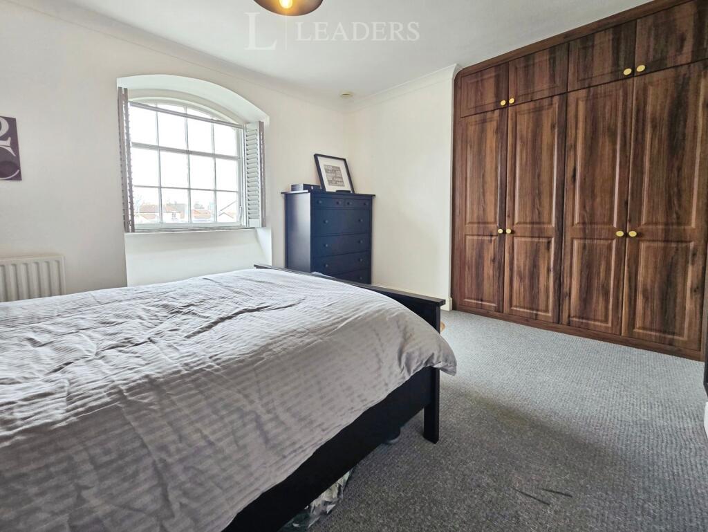 Apartment in Portsmouth - More