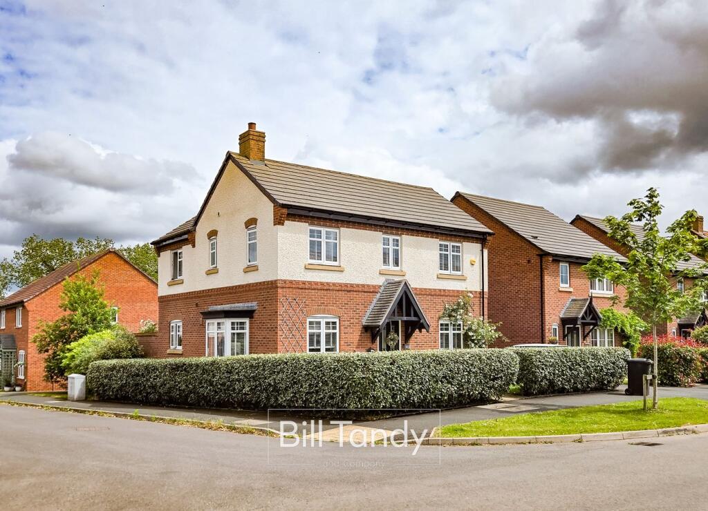 4-bed detached on Thompson Way, Streethay, Lichfield, WS13, £475,000