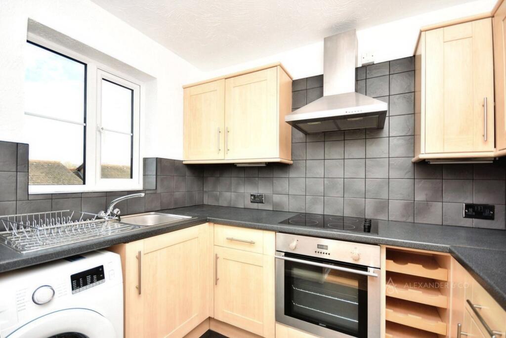 Apartment in Hemel Hempstead - View 2