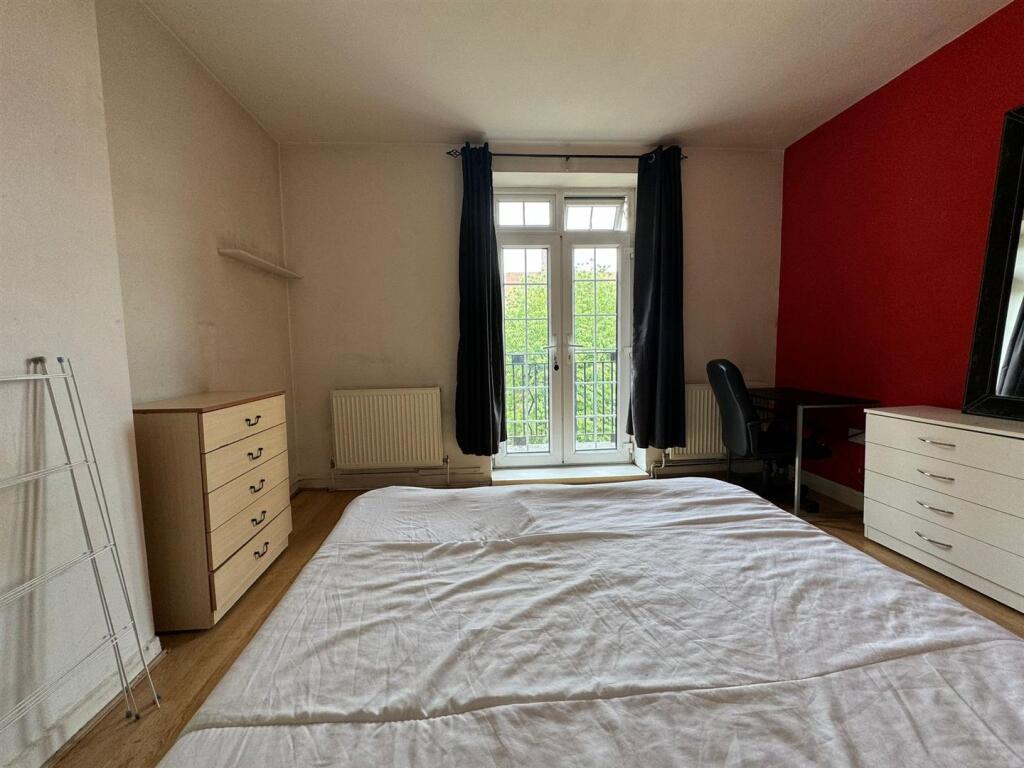 3 bedroom flat for rent