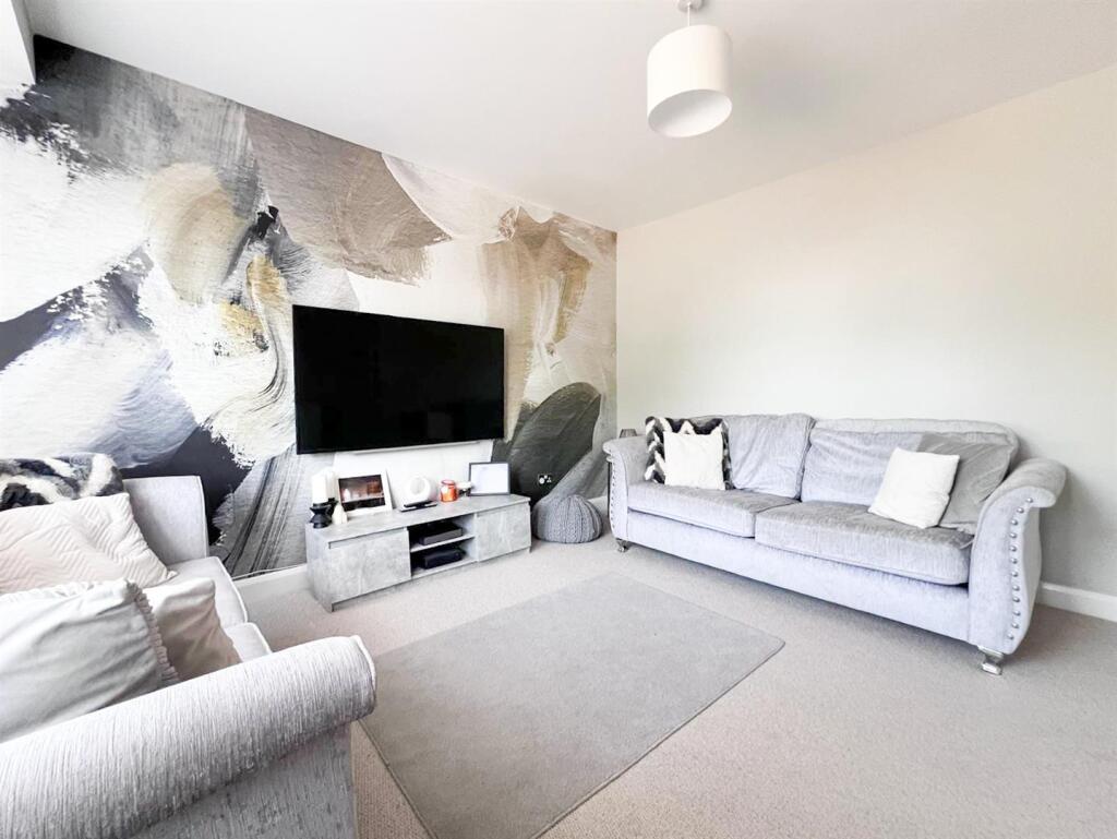 House in Stoke-on-Trent - View 4