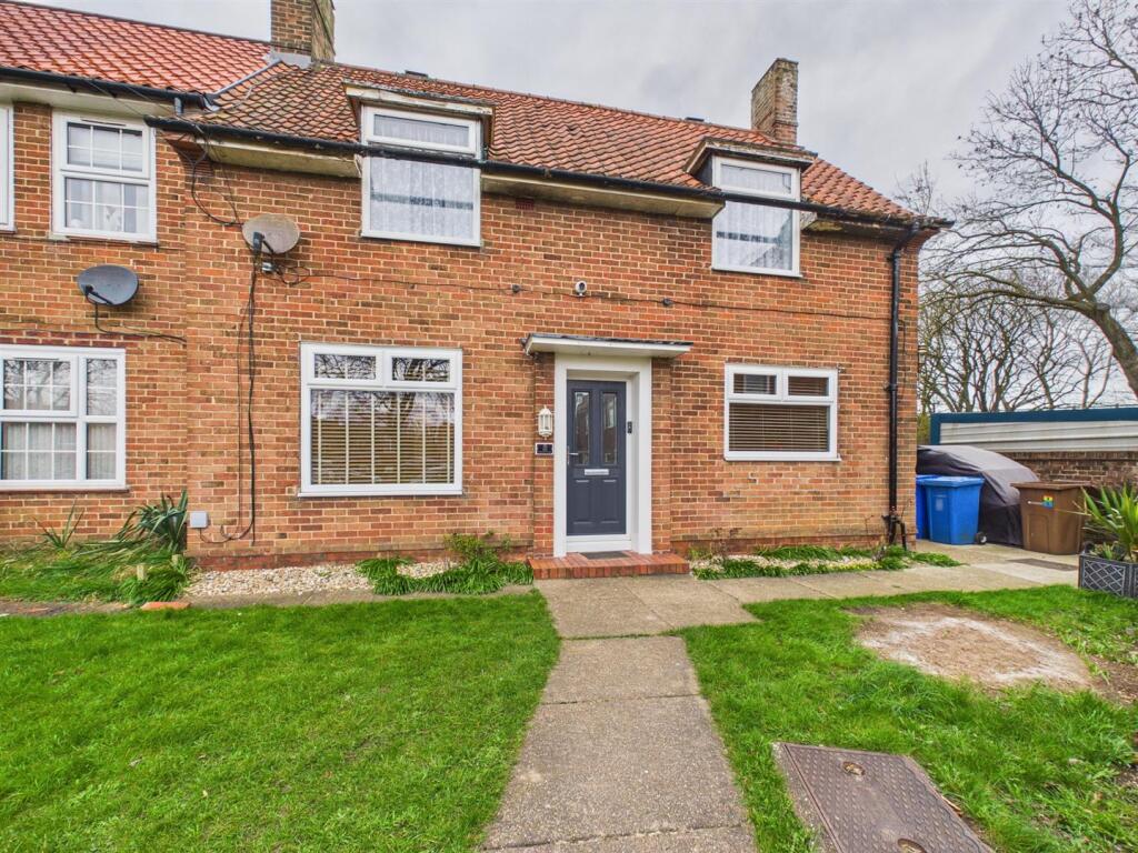 4-bed terraced on Wright Close, Bridlington, £179,950