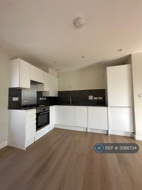 Apartment in London, Hendon - View 5