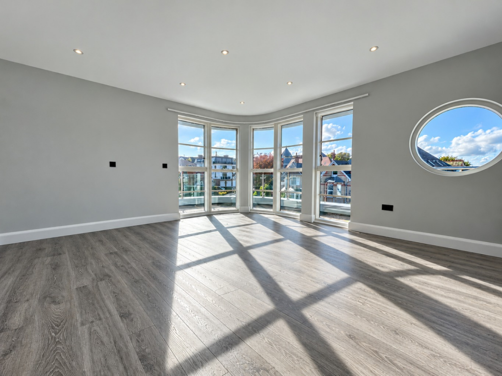 Apartment in Bournemouth, Westbourne - View 2