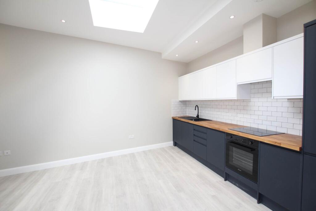 Main image of property: Buckingham Street, Aylesbury **Available with Zero Deposit**