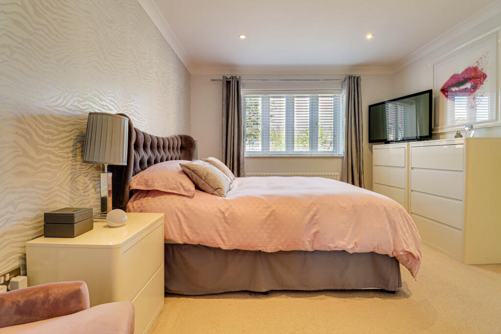 House in St Albans, St Stephen - More