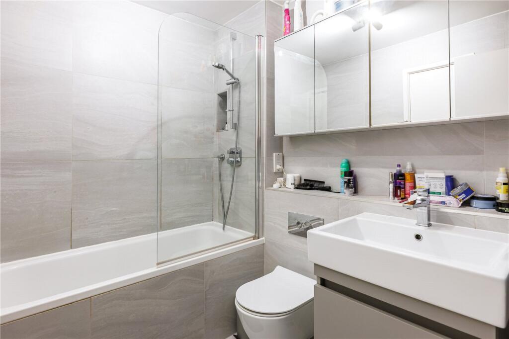 Apartment in London - View 5