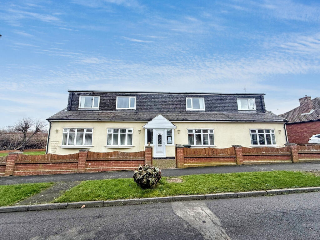 Main image of property: Ruskin Avenue, Saltburn-by-the-Sea, North Yorkshire, TS12 1QB