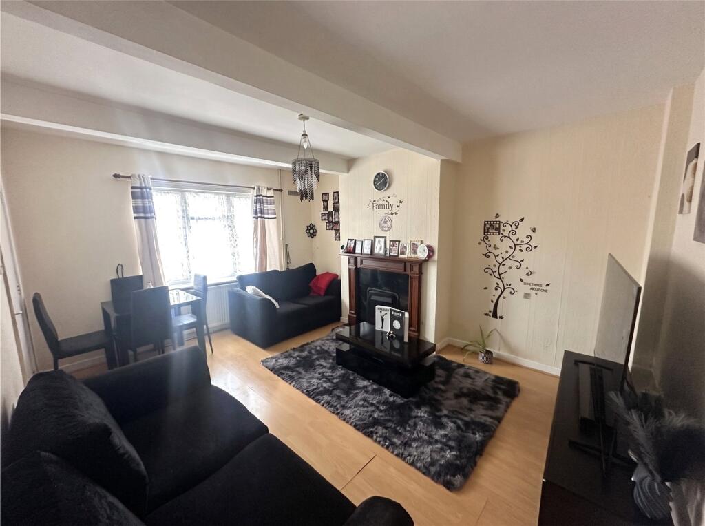 House in Wolverhampton, Ettingshall - More