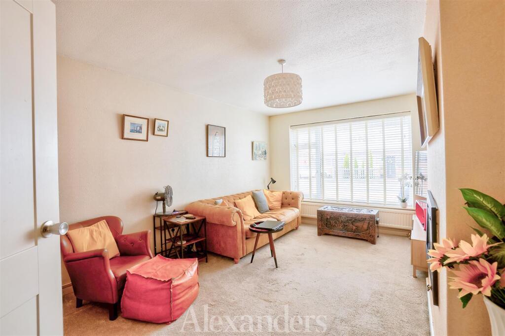 Arnolds Crescent, Newbold Verdon photo 3