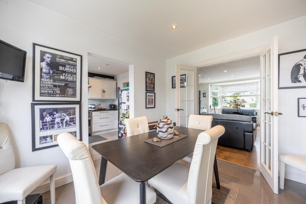 Apartment in Glasgow - More