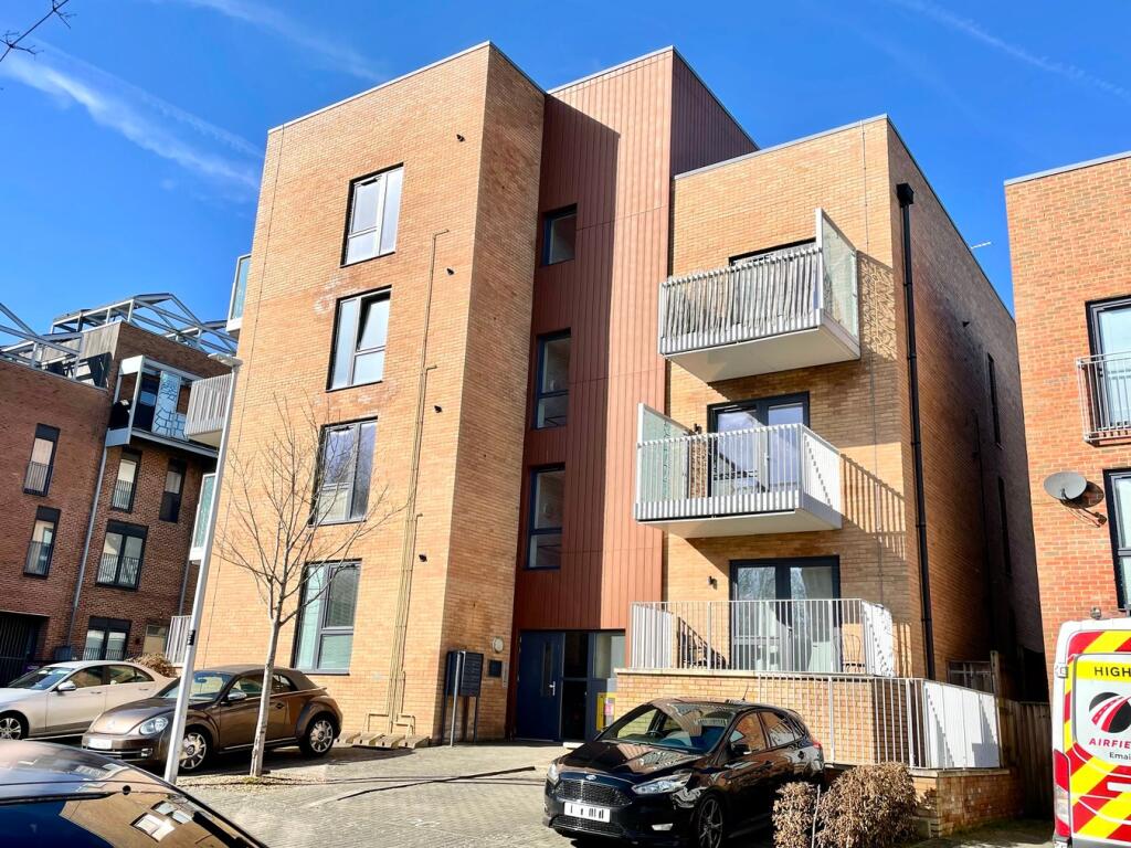 Main image of property: Columbia Place, Campbell Park, Milton Keynes, MK9