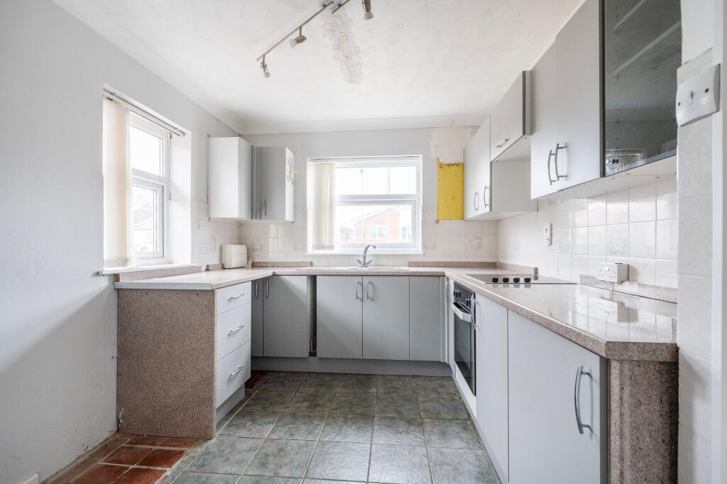 Waterloo Avenue, Roydon photo 2