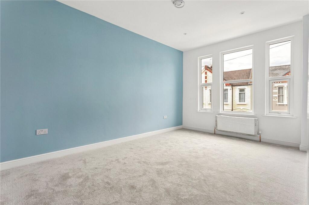 House in London - View 5