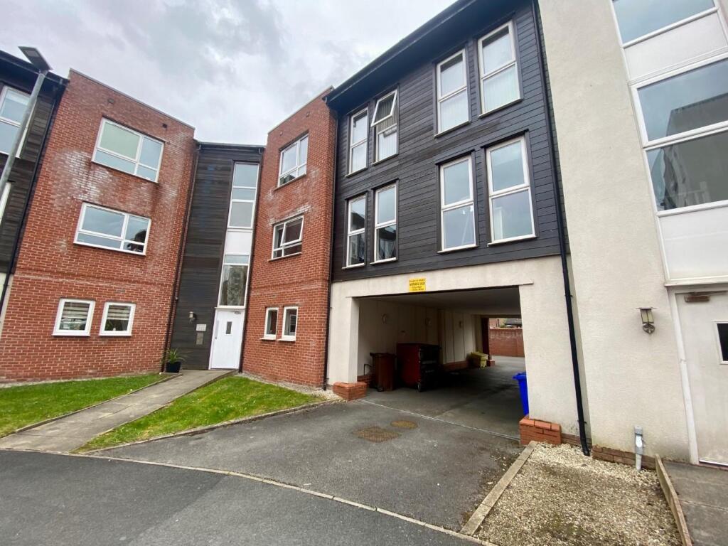 2-bed house on Georgia Avenue, West Didsbury, £290,000