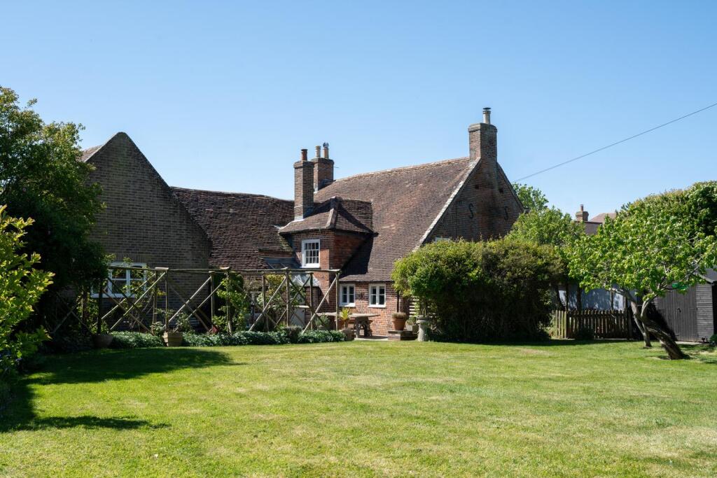 House in Havant, Hampshire - More