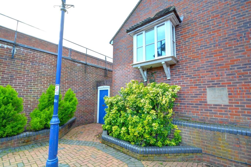 Main image of property: High Street, Alton, Hampshire, GU34