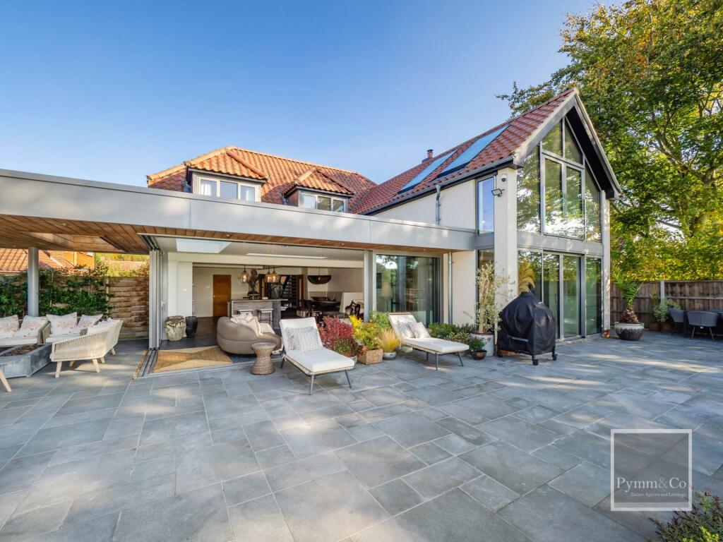 5-bed detached on Pitts Hill, Saxlingham Nethergate, £975,000