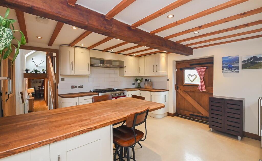 House in East Staffordshire, Marchington - View 3
