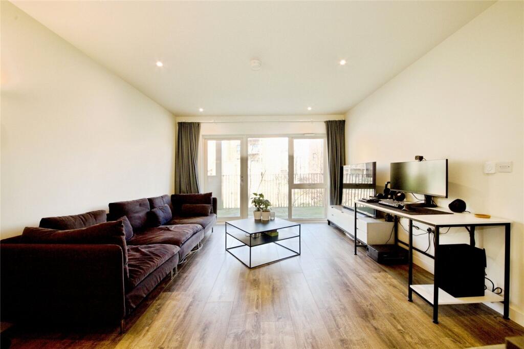 Bittacy Hill, London, NW7 photo 2