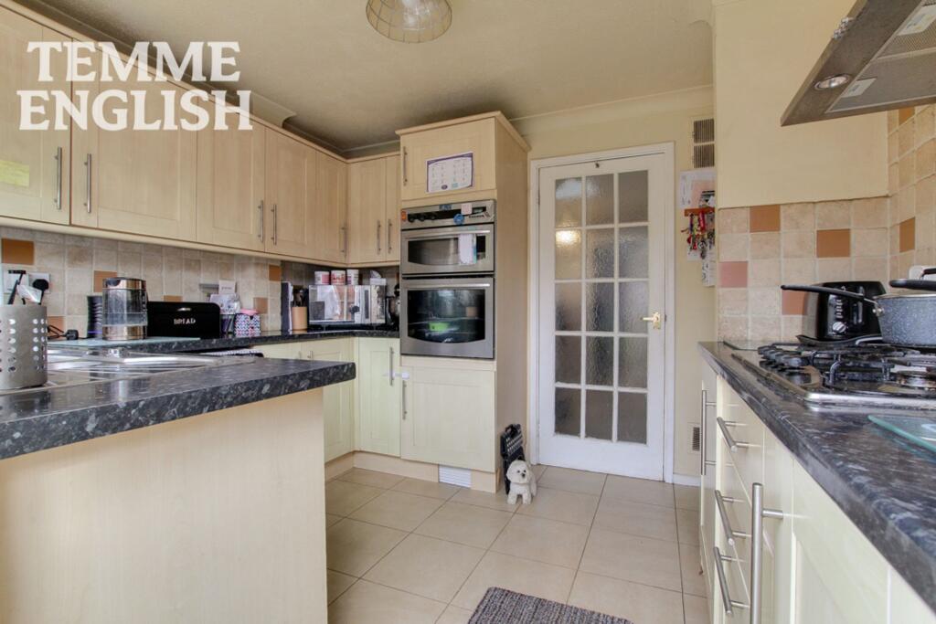 House in Basildon, Wickford - View 5