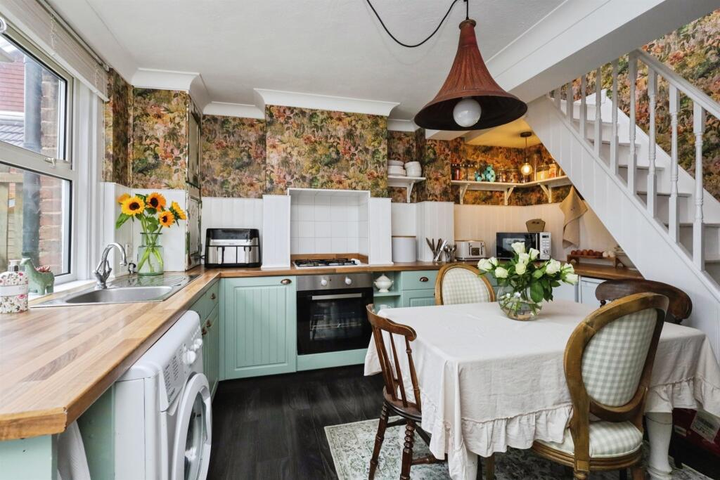 House in Brighton - View 4