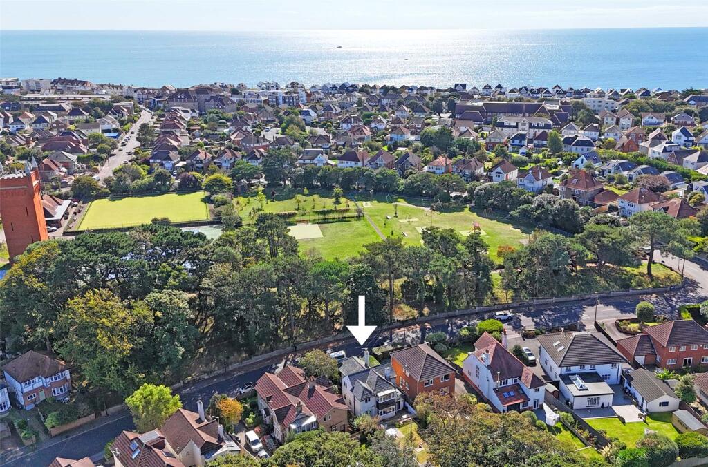 4-bed detached on Tuckton Road, Southbourne, Bournemouth, Dorset, BH6, £775,000