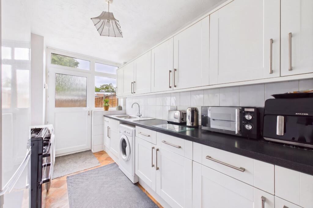 Kingsley Road, Farnborough, Hampshire, GU14 - View 2