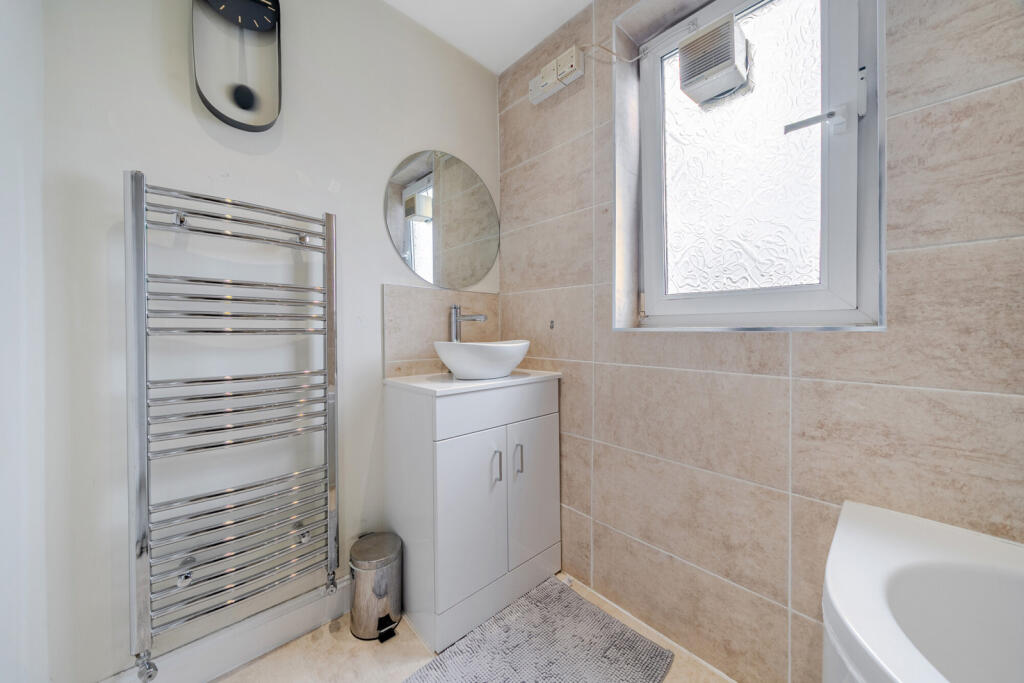 Apartment in London - More