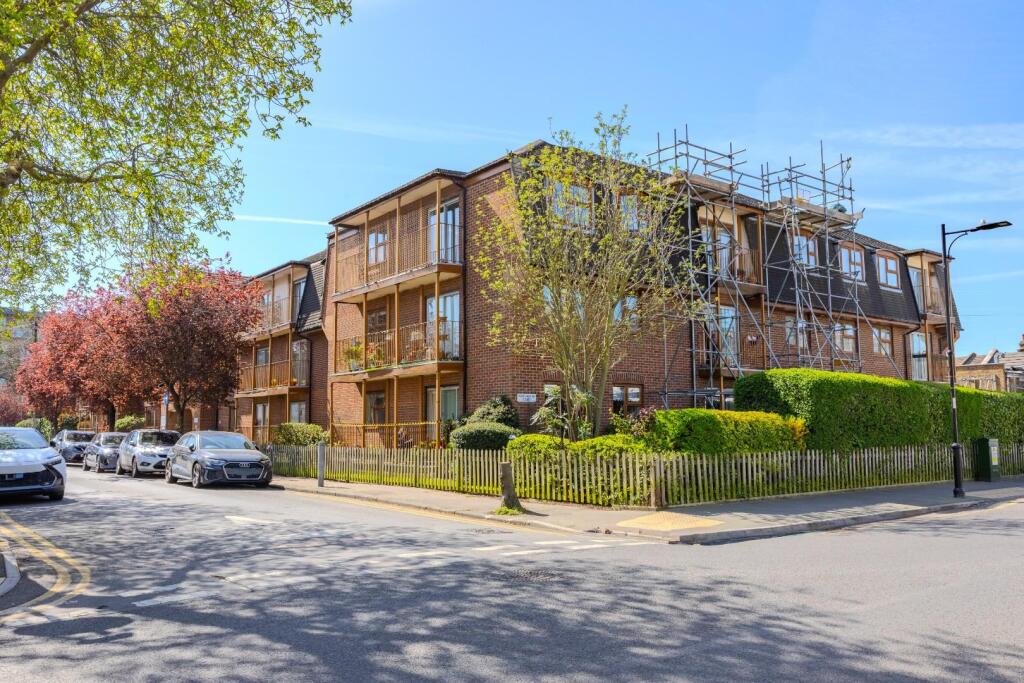 Main image of property: Chalkwell Park Drive, Leigh-On-Sea