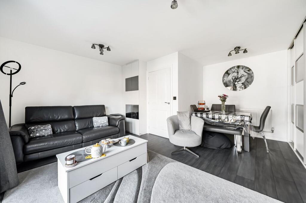 House in Reading - View 3