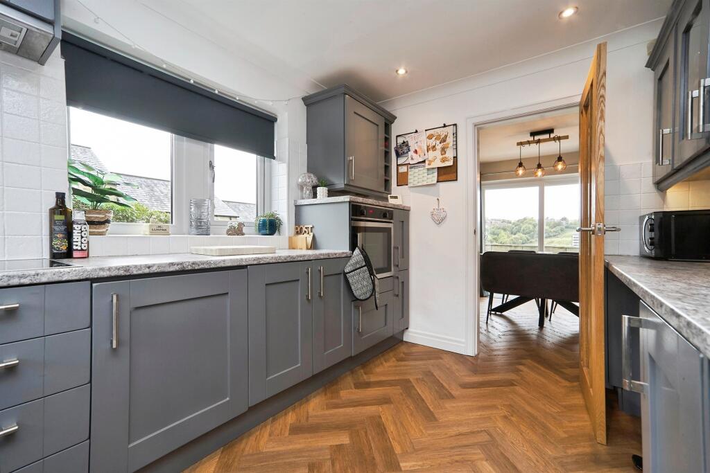 Ashlar Close, Haworth, Keighley photo 4