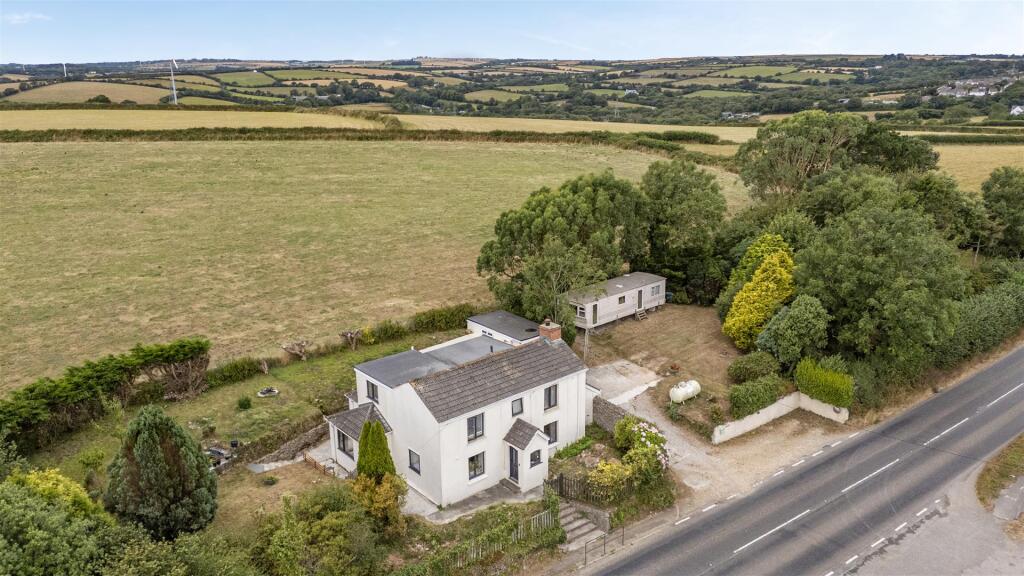 House in Truro, Kenwyn - View 2