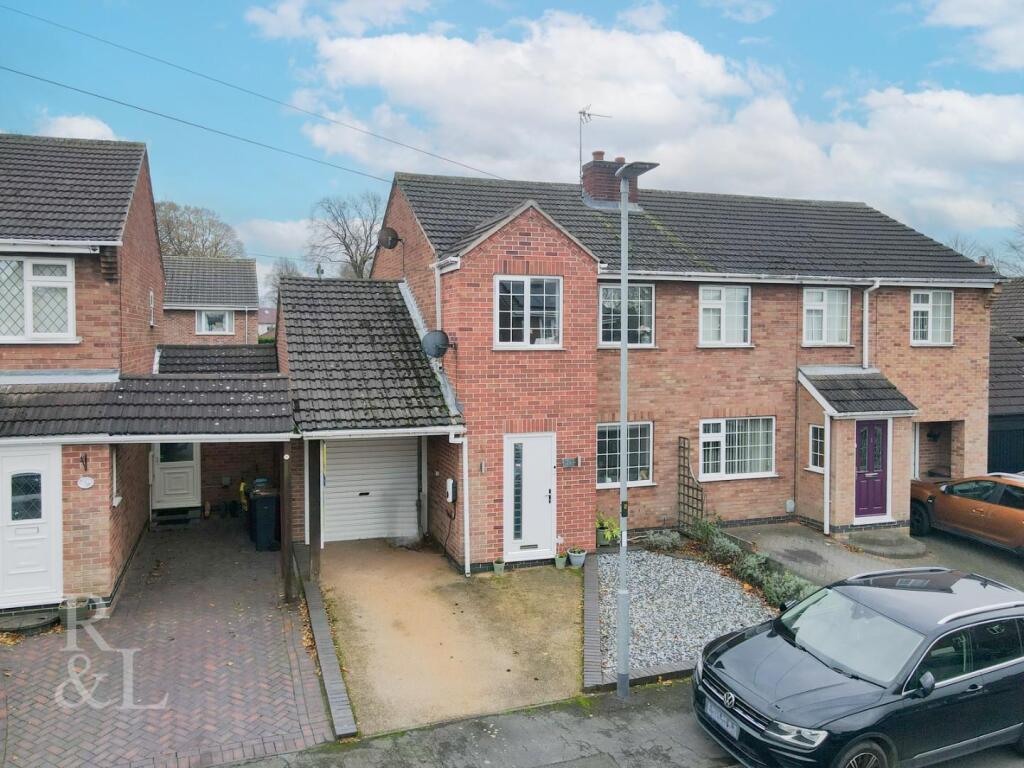 3-bed semi-detached on Barklam Close, Donisthorpe, Swadlincote, £260,000