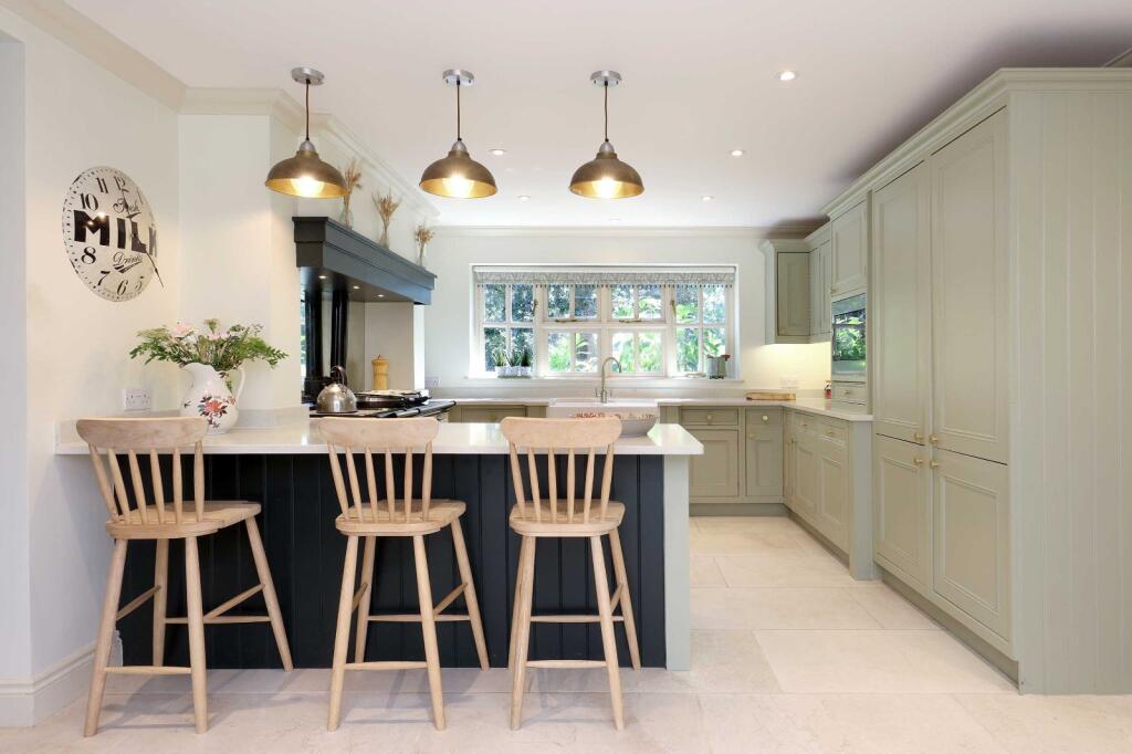 House in Slough, Chalfont St Peter - View 3
