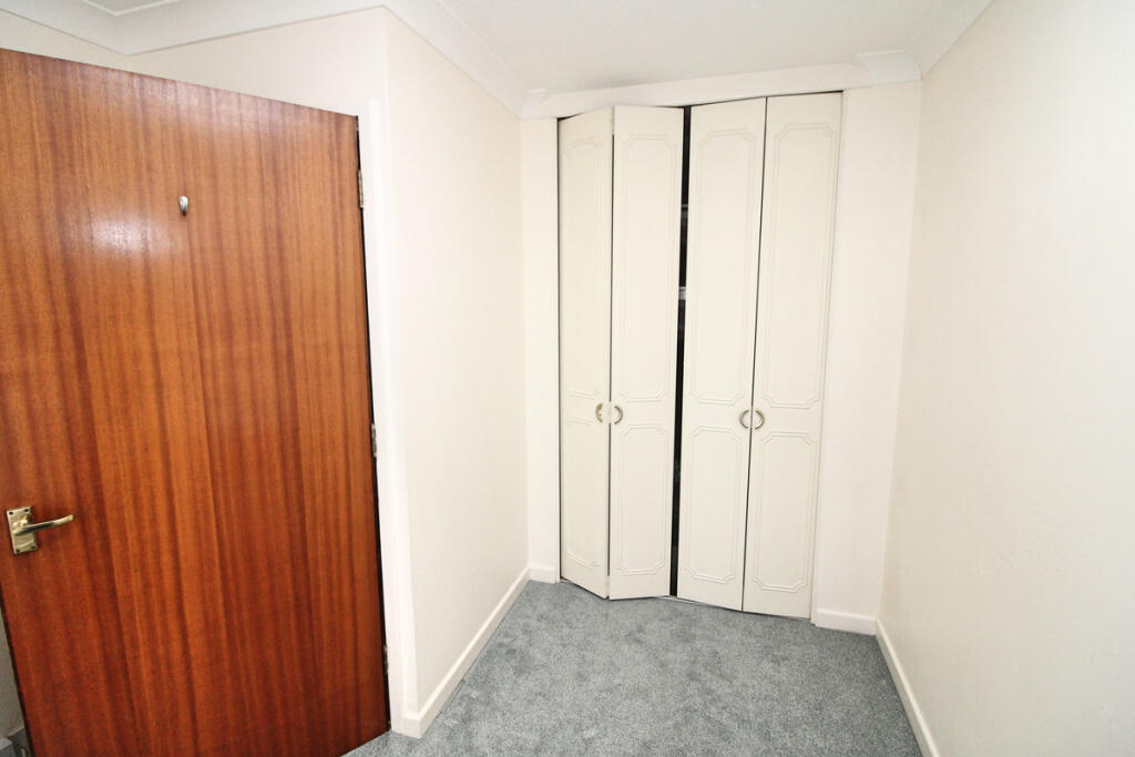 Apartment in Hove, Brighton and Hove - View 5