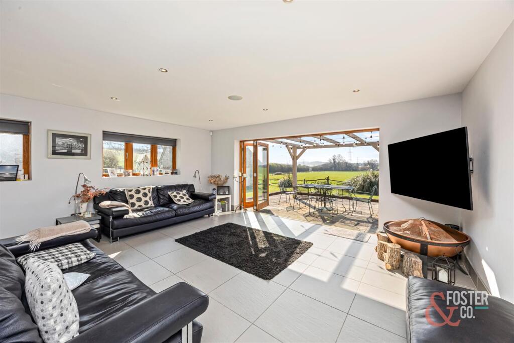 Brighton Road, Henfield photo 4