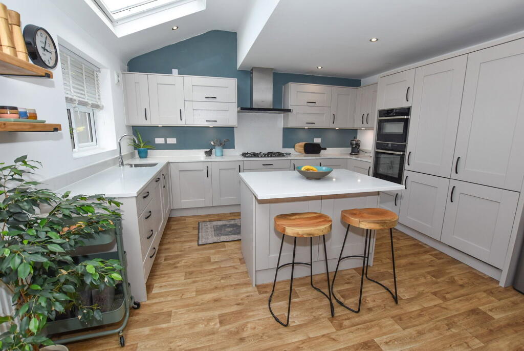 Oakes Close,Bromborough,Wirral,CH62 7FL photo 4