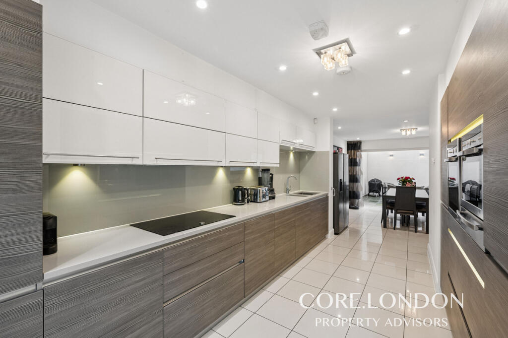 House in London, Park Royal - View 5