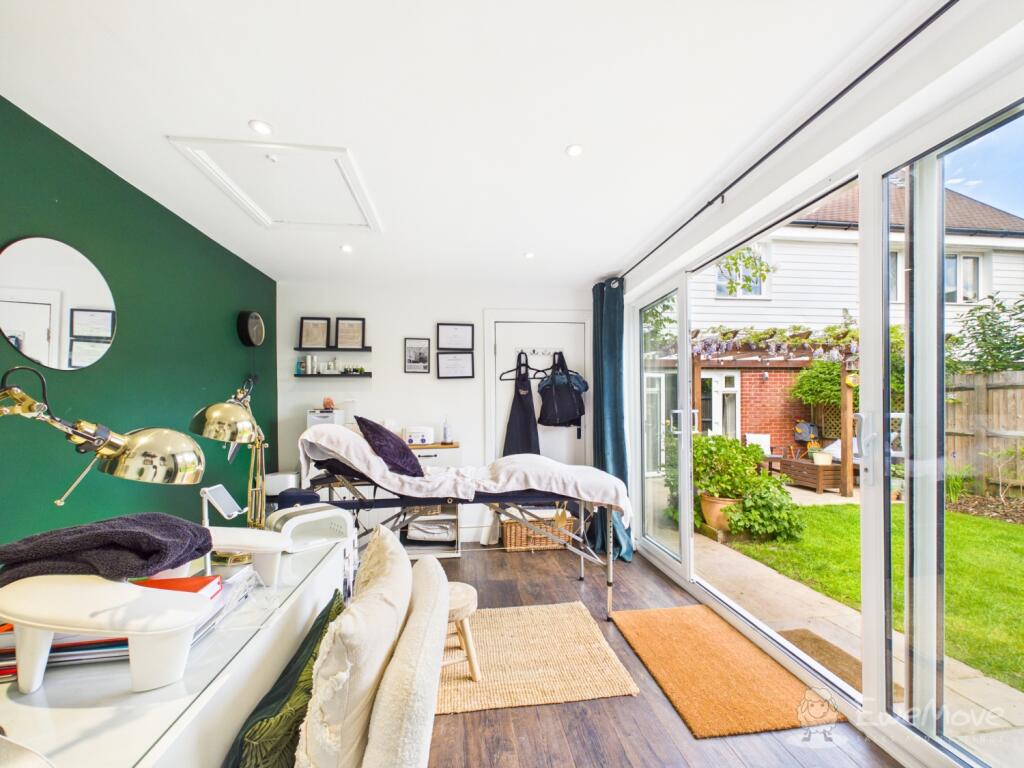 House in Guildford - View 4