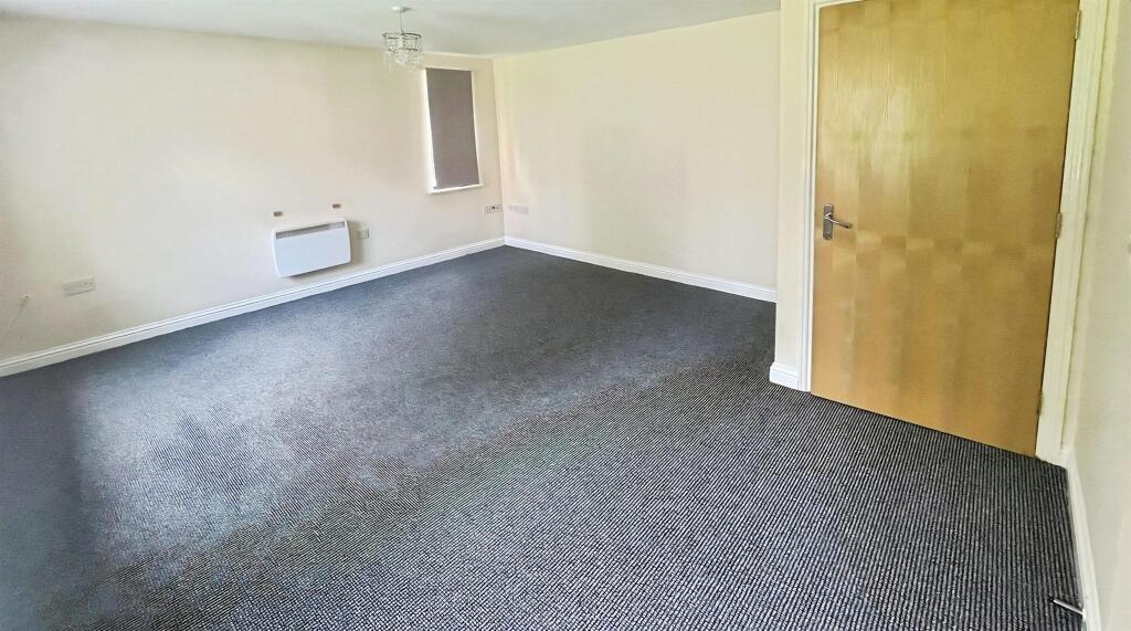 Apartment in Northampton - View 4