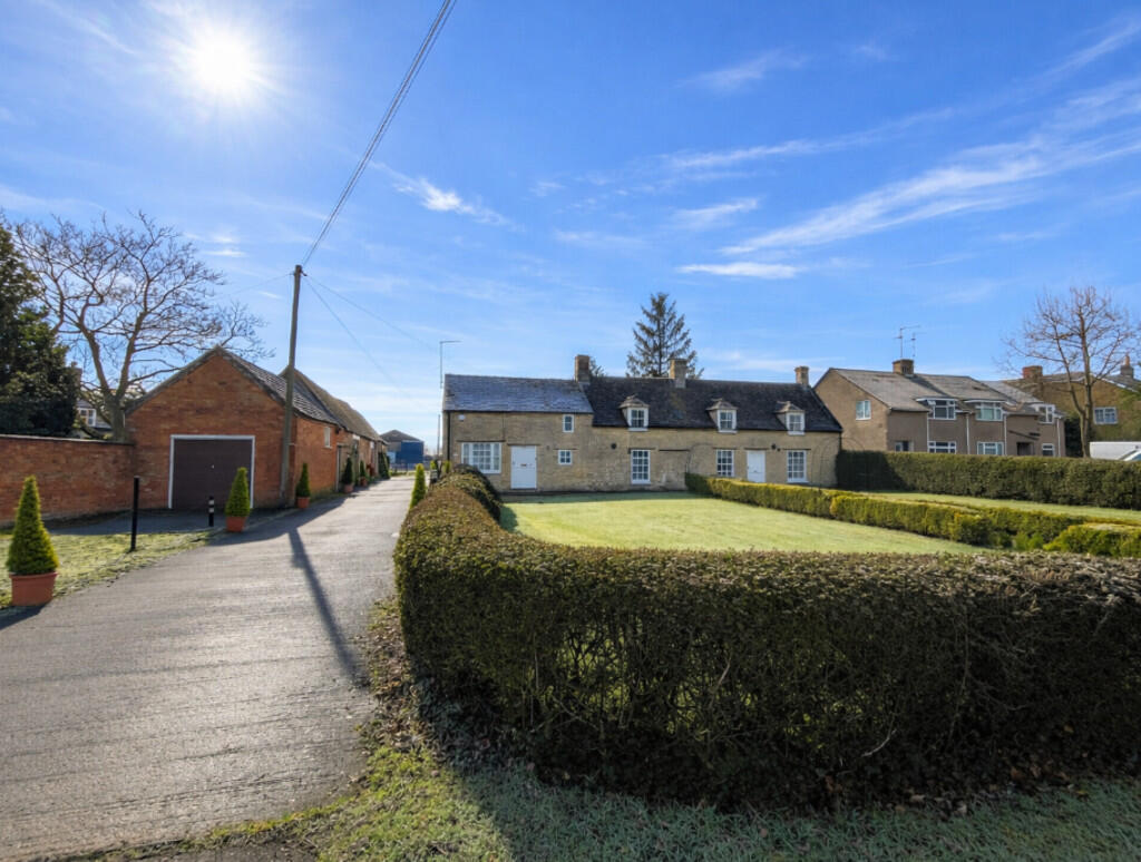 LOT 1 - Grade II Listed 3 Bedroom Stone House, Church Street Northborough photo 3