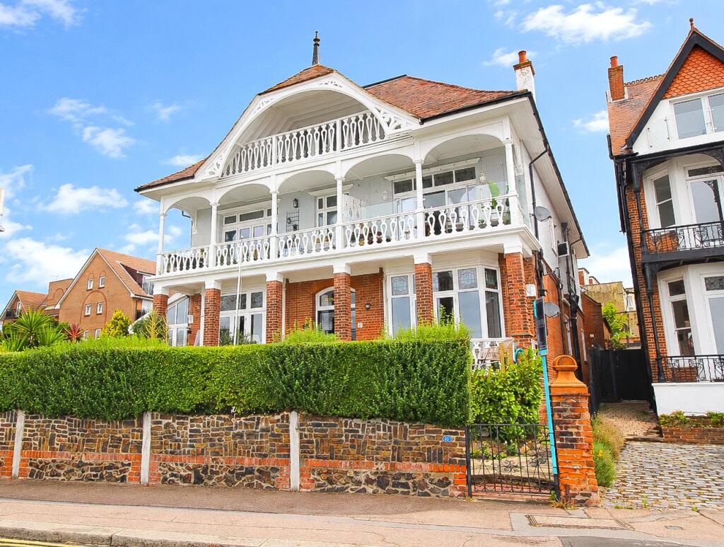 Main image of property: The Leas, Westcliff-on-Sea, Essex, SS0